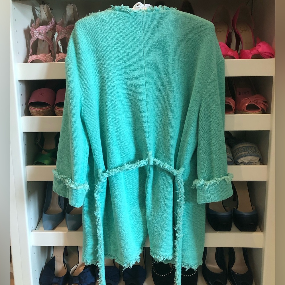 Gorgeous Chanel Green jacket w/Pearl Embellishment, beautiful Metallic Thread - Picture 5 of 12